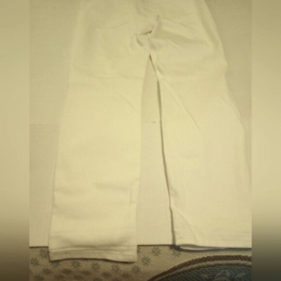 - Levi's signature mid rise skin cuff white jeans - Picture 2 of 8